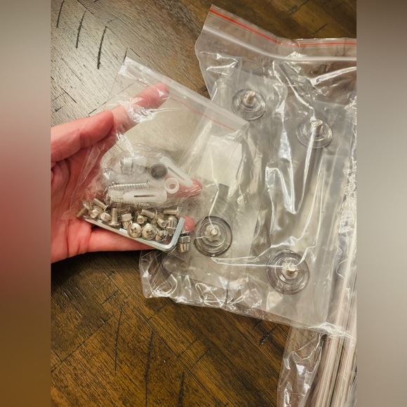 BrandNew (Unopened) Accordion Wall hanger/rack 17-32”adjustable - Picture 3 of 8